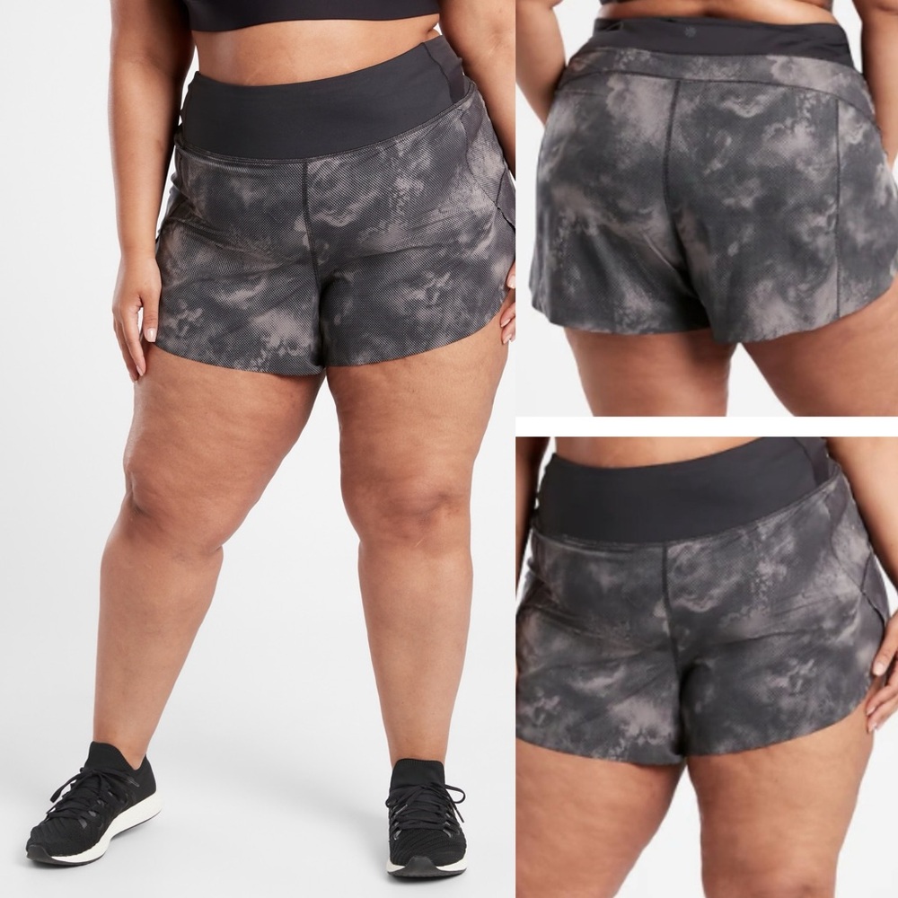 Women’s ATHLETA
RUN WITH IT 3.5” SHORTS NWT plus size 3X